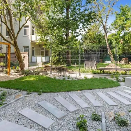 Train Station With Terrasse 1 Apartment