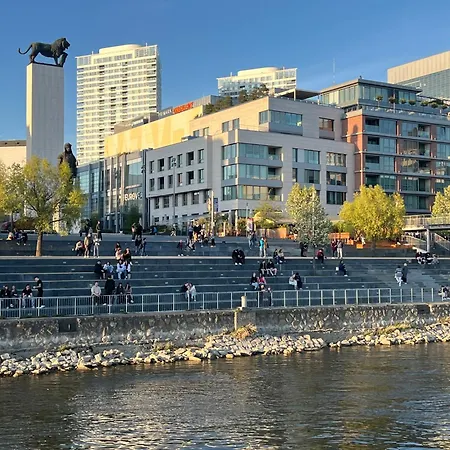 Train Station With Terrasse 1 Apartment *